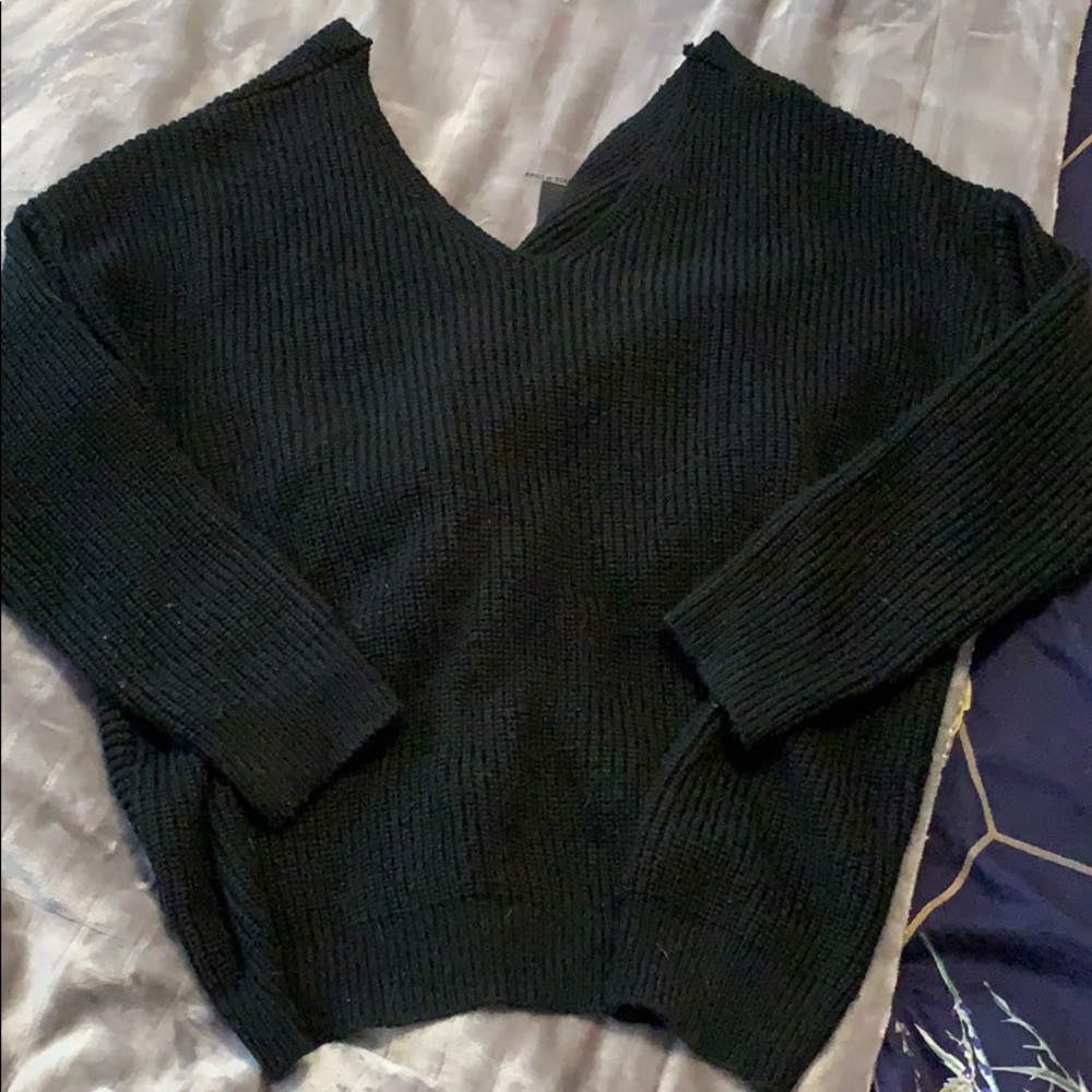 Back knot sweater